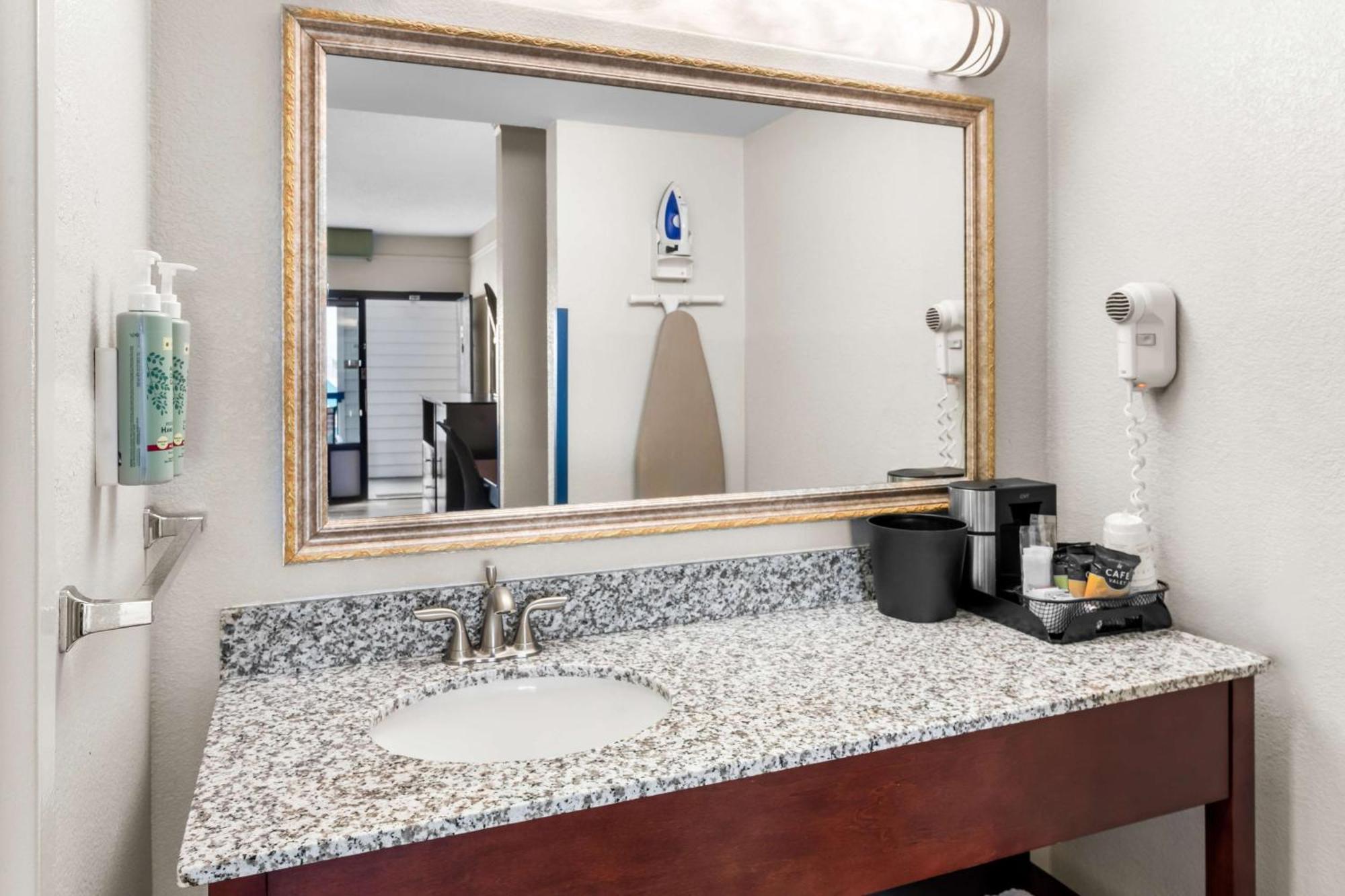 Best Western Kent Narrows Inn Grasonville Exterior photo